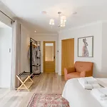 1 Bed In Oc-s32206 *