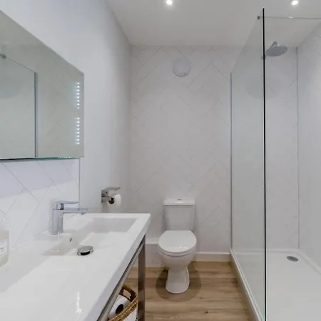 1 Bed In Oc-s32206 Daire